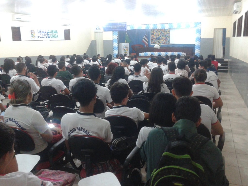 Palestras para alunos de escolas públicas de Caxias