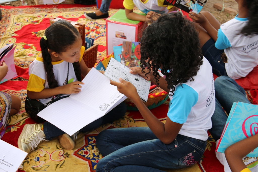 Crianças de escolas comunitárias participam de Pic Nic Literário da Uema
