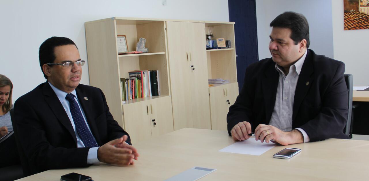 Reitor da UEMA recebe visita do diretor geral do DETRAN-MA