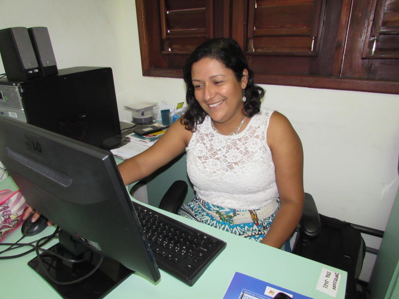 Professora da UEMA cria formação pedagógica continuada por meio das redes sociais