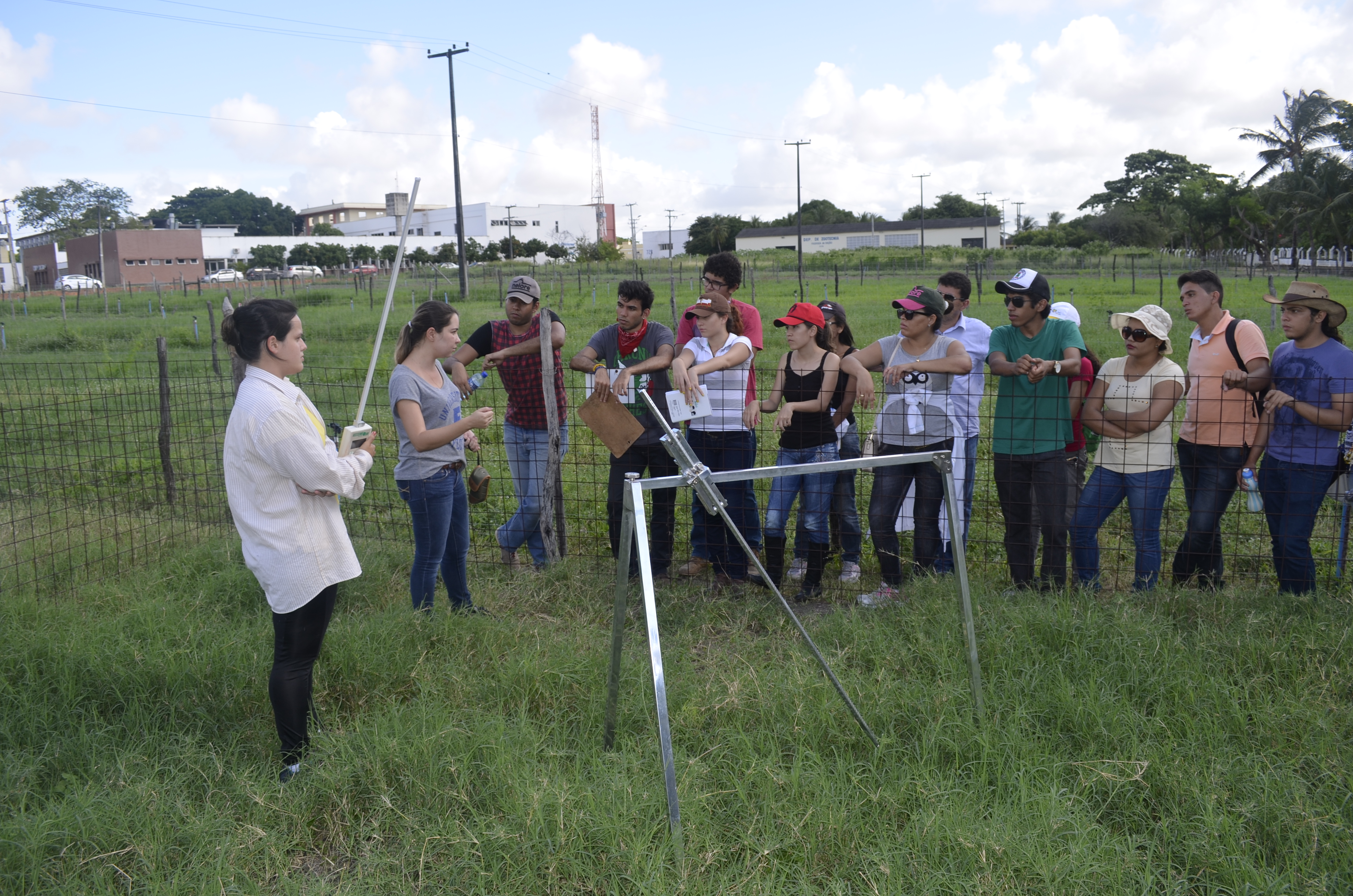 Alunos do Centro de Ciências Agrárias da UEMA visitam Centro de Ensino, Pesquisa e Extensão da UFC