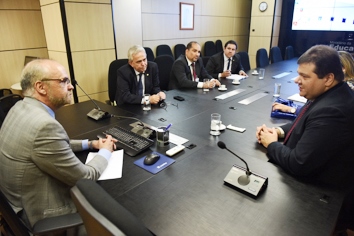 Reitor tem audiência com Secretário Executivo do MEC