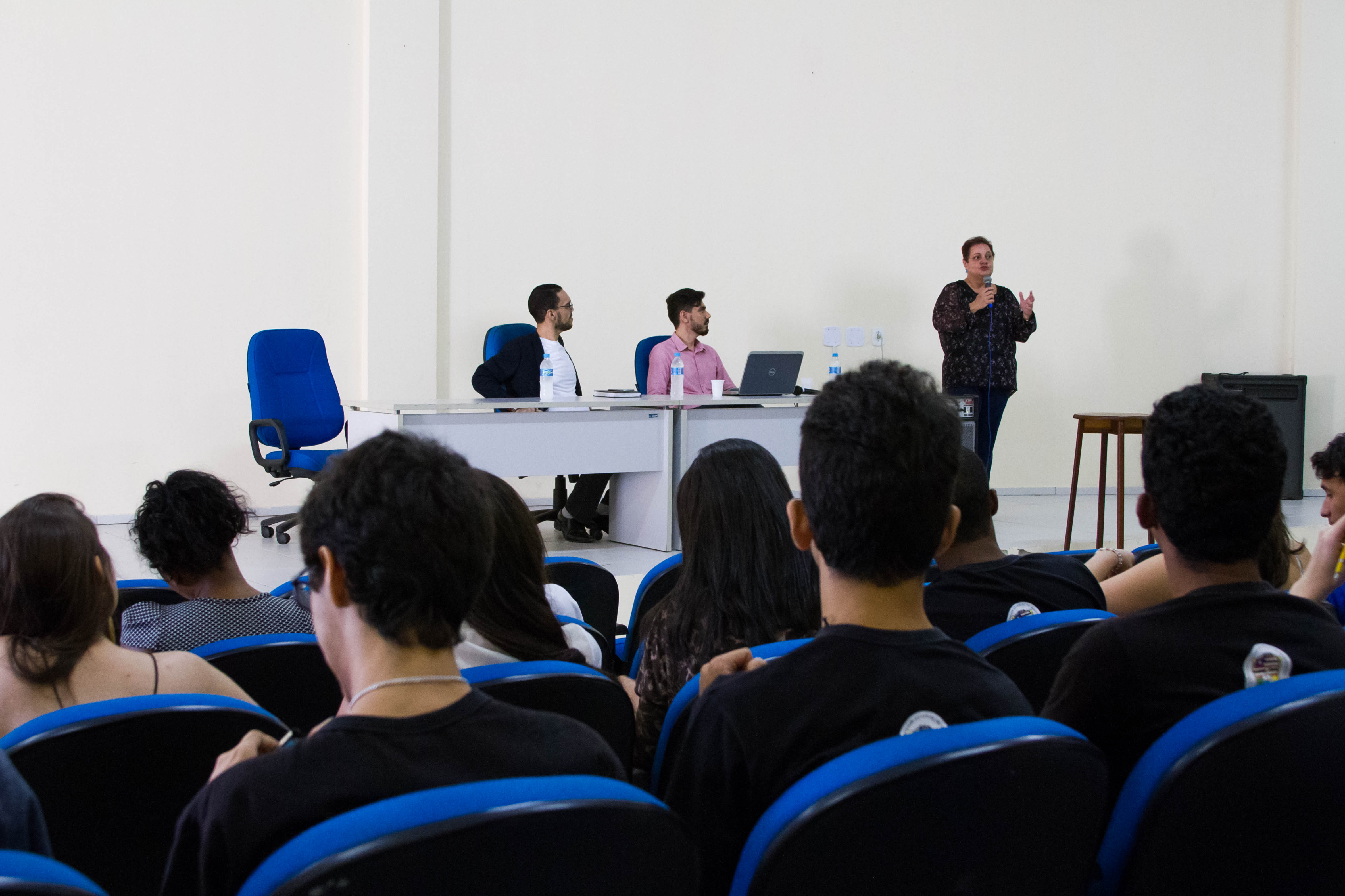 UEMA realiza Café, Literatura e Arte