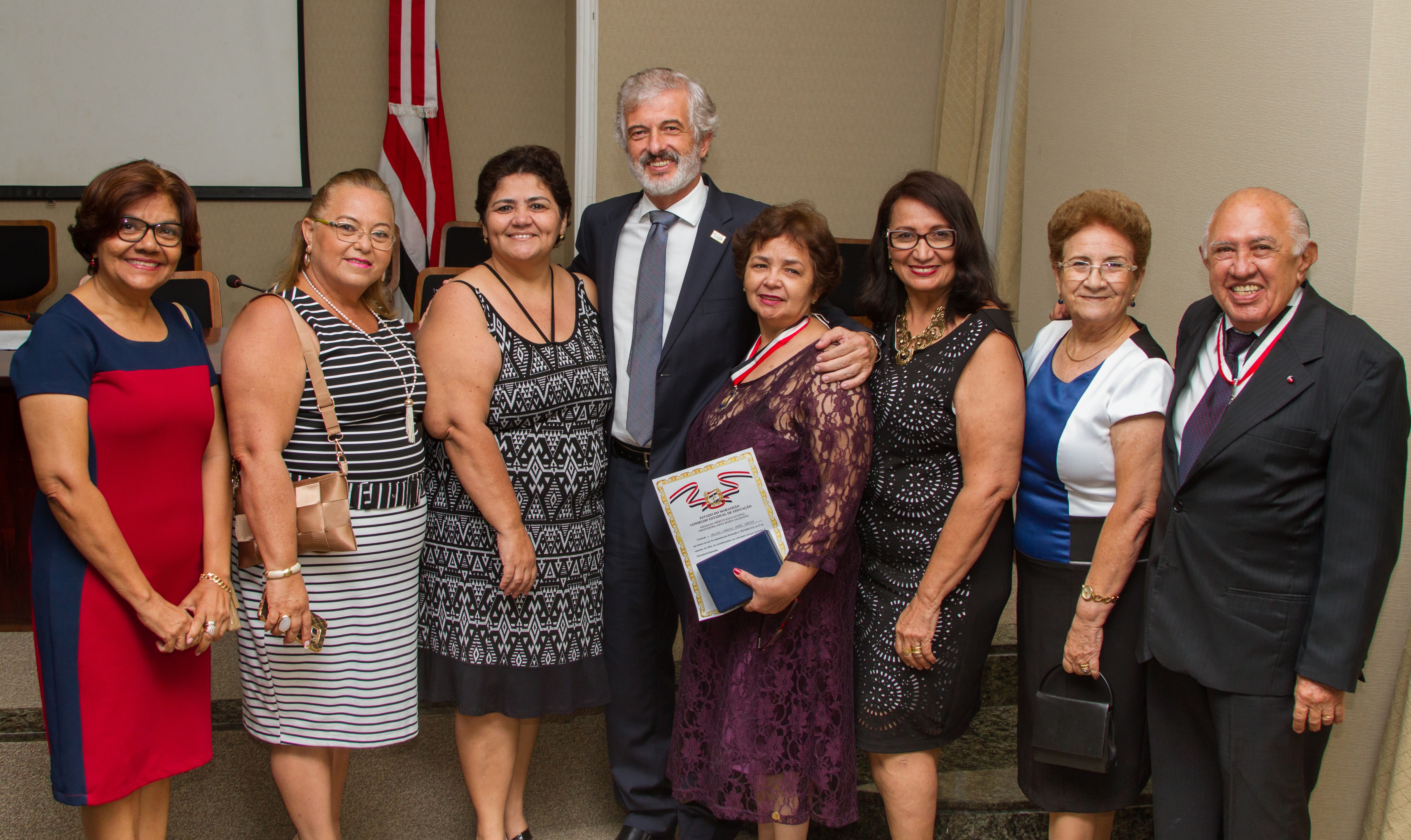 Professora da UEMA é homenageada com a medalha “Anna Maria Saldanha”