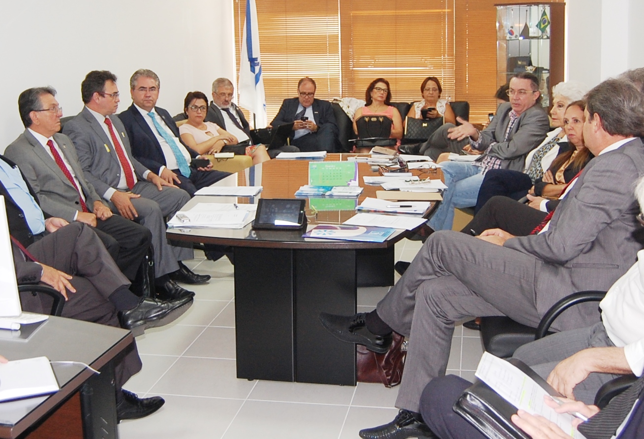 UEMA participa Reunião Administrativa da ABRUEM em Brasília