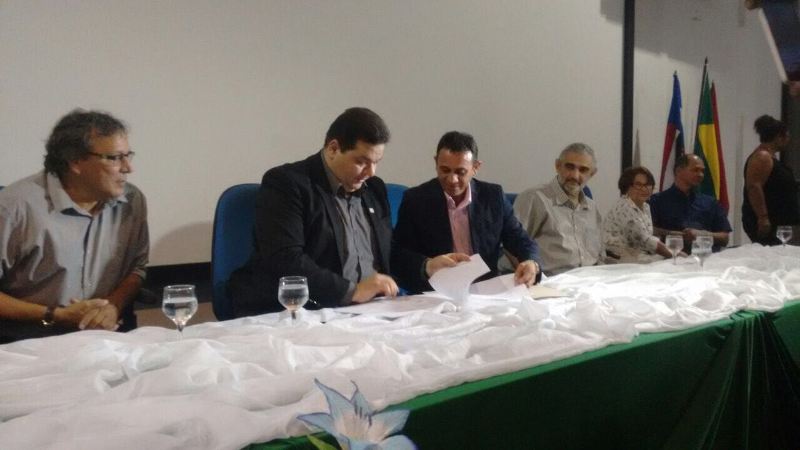 UEMA e Prefeitura de Pinheiro assinam termo de cessão de prédio para a Universidade