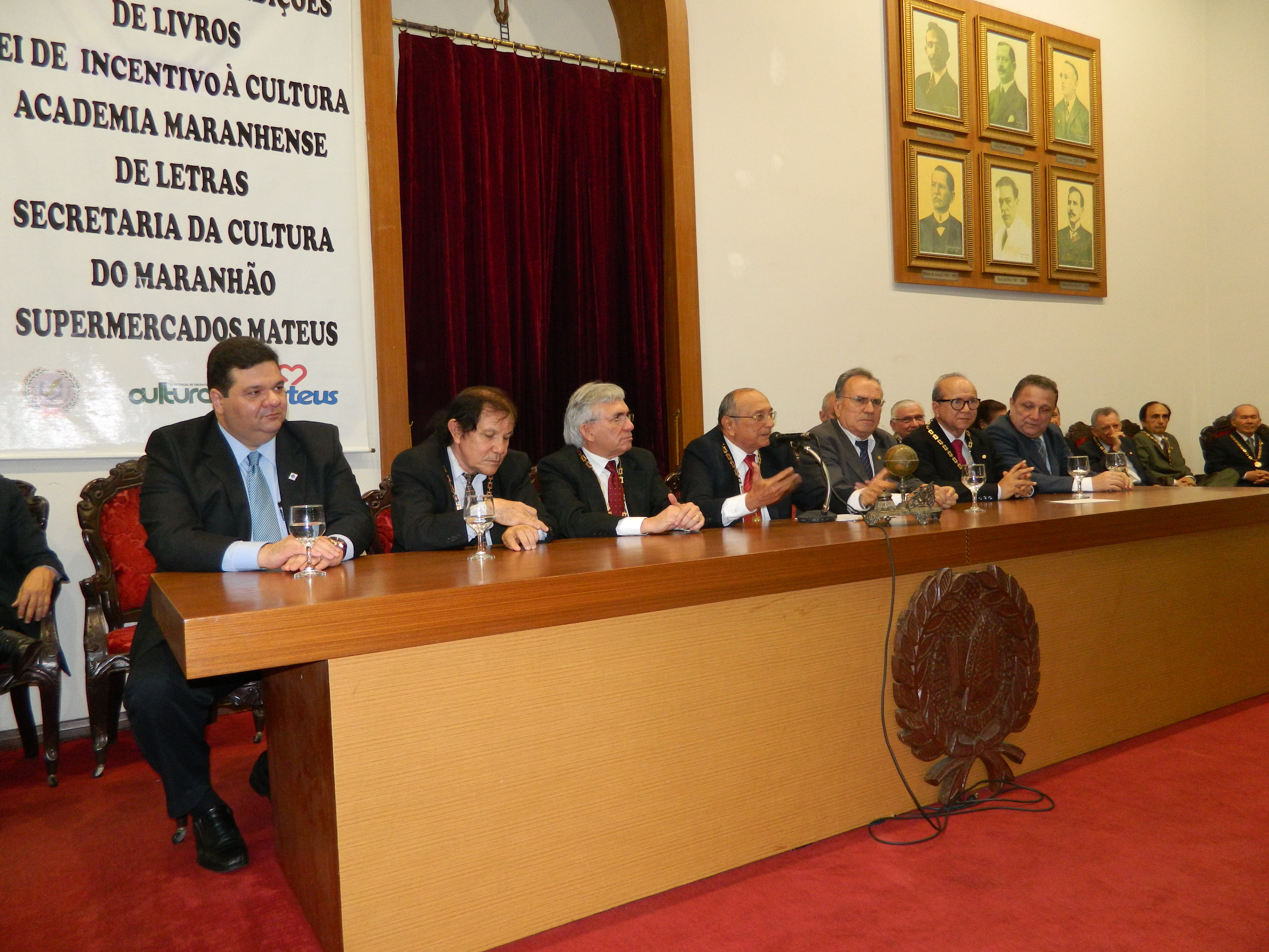 Professor da UEMA toma posse na Academia Maranhense de Letras