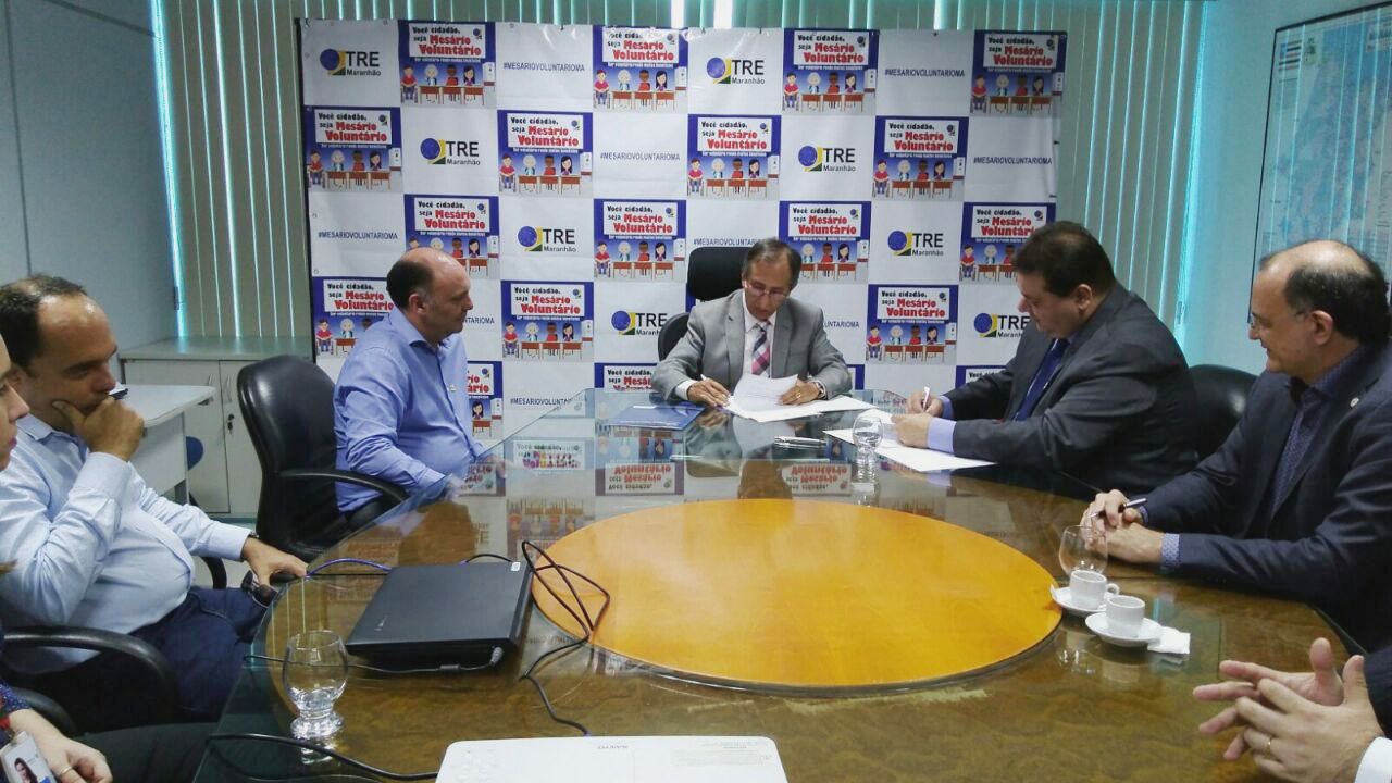 UEMA e TRE-MA assinam Termo de Cooperação