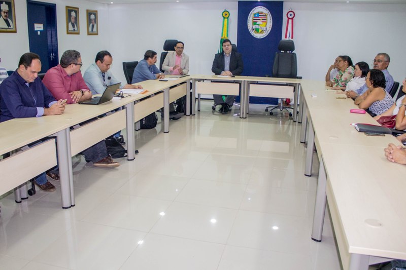 Reitor assina ordens de serviço para ampliação da rede Wi-Fi no Campus Paulo VI