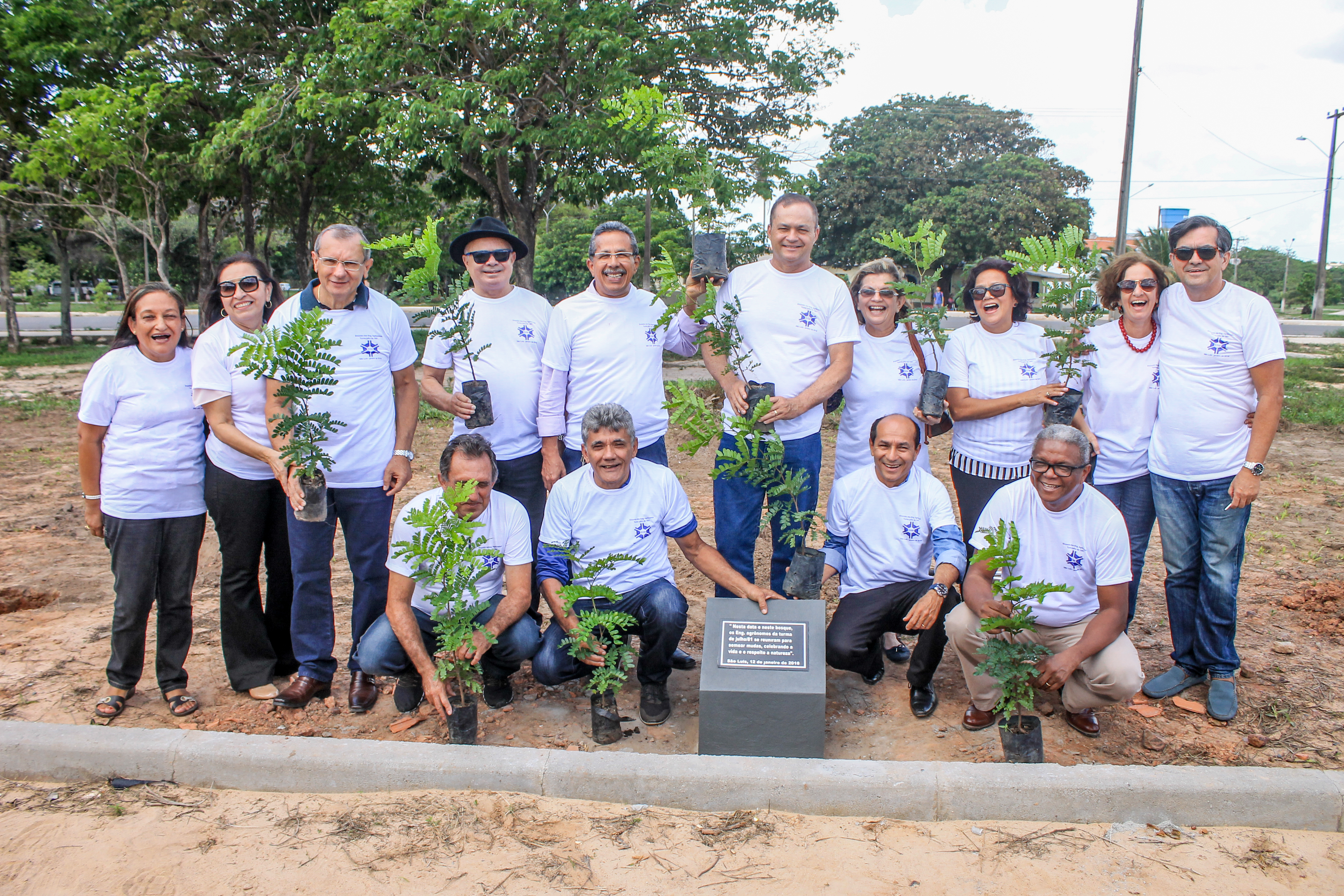 Formados em 1981, ex-alunos do curso de Agronomia da UEMA se reúnem após 36 anos