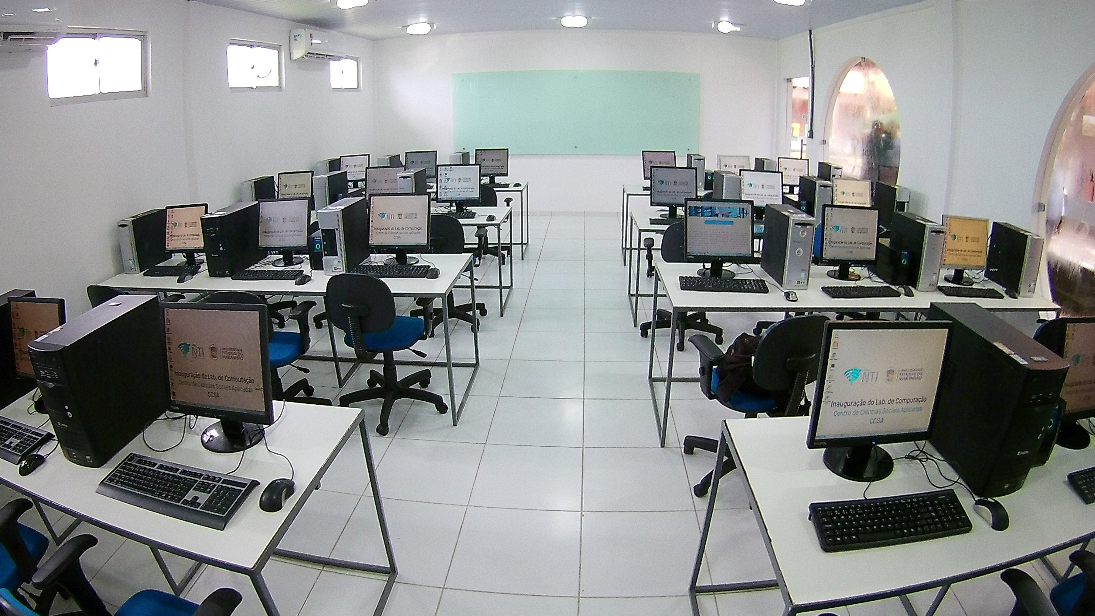 UEMA inaugura Laboratório de Informática do CCSA e assina ordens de serviço para ampliação do centro