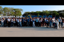 A Universidade Estadual do Maranhão deseja a todos um Feliz Natal e um Próspero Ano Novo!