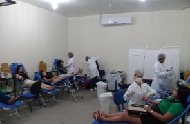 Acadêmicos participam de Campanha do Hemomar no Campus Caxias