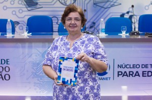 Livro Fatores de Riscos em Creches, da Profa. Heloísa Varão.