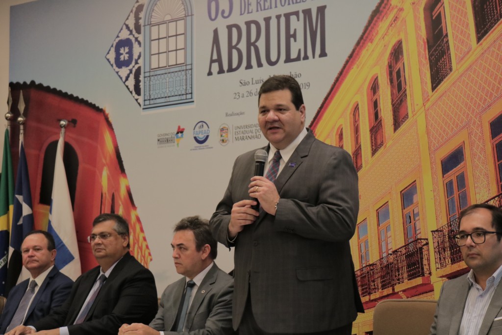 FBAF8043-98FC-4E5D-ABDC-94DCB6180DEC