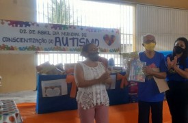 UEMA entrega doações da campanha “Doe brinquedos e faça uma criança feliz”