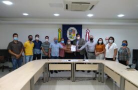 UEMA, VALE e FAPEAD assinam Termo de Doação para o Curso Técnico em Apicultura