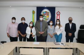 Reitor recebe reitora e vice-reitora eleitas da UEMASUL