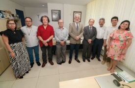 Reitor da UEMA recebe integrantes da Academia Maranhense de Letras