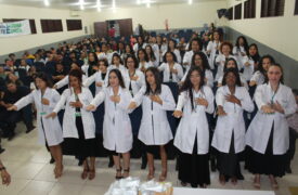 Cerimônia do Jaleco 2023.1 do Curso de Enfermagem é realizada no Campus Caxias