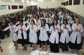 Cerimônia do Jaleco 2023.1 do Curso de Enfermagem é realizada no Campus Caxias
