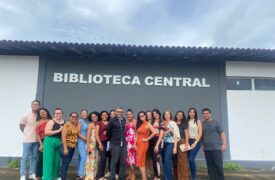 Biblioteca Central da UEMA recebe visita de alunos do Mestrado em Educação