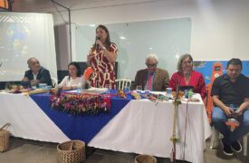 O diploma como conquista histórica é celebrado pela primeira turma do Proetnos