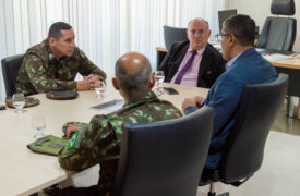 Uema recebe visita de comitiva do Exército Brasileiro