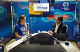 Gestora da Proexae divulga auxílios da Uema em rádio da capital