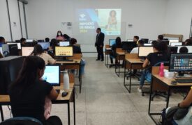 Alunos do curso de Ciências Contábeis do Campus Timon recebem treinamento com o Auditor da Receita Federal e coordenadora do NAF