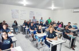Direção de Ciências Biológicas do Programa Ensinar visita polos para dialogar com coordenação e alunos sobre laboratórios, materiais e demandas do curso