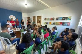 Alunos do Programa Ensinar visitam Academia Magalhense de Letras