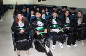 Acadêmicos de Medicina do Campus Caxias colam grau em cerimônia especial