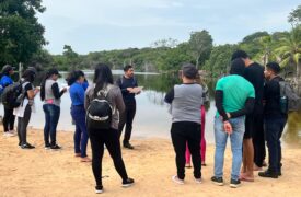 Aula de campo sobre Bacias Hidrográficas proporciona aprendizado prático aos alunos de Geografia do Programa Ensinar