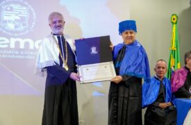 Uema concede título de Doutor Honoris Causa a Cristovam Buarque