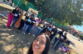 Alunos de Pedagogia do Programa Ensinar transformam praça pública em sala de aula poética no Polo São Raimundo das Mangabeiras