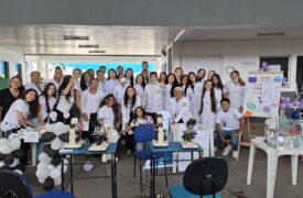 Campus Bacabal promove aula prática interdisciplinar de Microbiologia e Imunologia