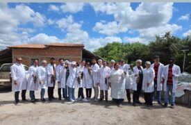 Alunos de Química do Programa Ensinar têm aula de campo sobre Bioquímica na Piscicultura Pingo D’água