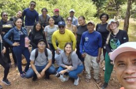 Aula de campo com alunos do Programa Ensinar promove reflexão sobre conservação ambiental na comunidade Cigana do Izael