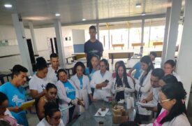 Aula prática de Vertebrados aproxima teoria e prática no curso de Ciências Biológicas do Polo Santa Luzia do Paruá