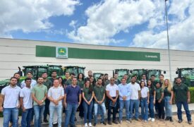 Alunos de Agrocomputação do ProfiTec conhecem ferramentas de gestão agrícola na Lavronorte John Deere