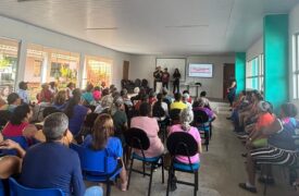 Estudantes de Análise e Desenvolvimento de Sistemas realizam palestra sobre prevenção de golpes virtuais para idosos