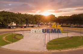 Uema dá início ao ano comemorativo de 45 anos com lançamento de selo e portal que resgata memória da universidade